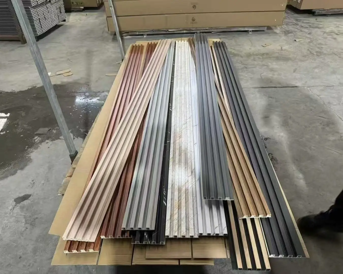 A large quantity of WPC wall panels are in stock and coming off the production line, empowering the efficient delivery of the green building market